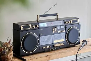 SCR-B3は買い？ノスタルジーと最新技術が融合したBluetoothラジカセの実力とは？SCR-B3：レトロデザインと最新機能の融合